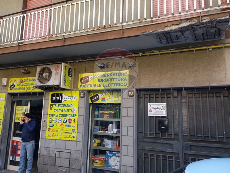 Immobile commerciale in Vendita a Misterbianco, 52'000€, 150 m²