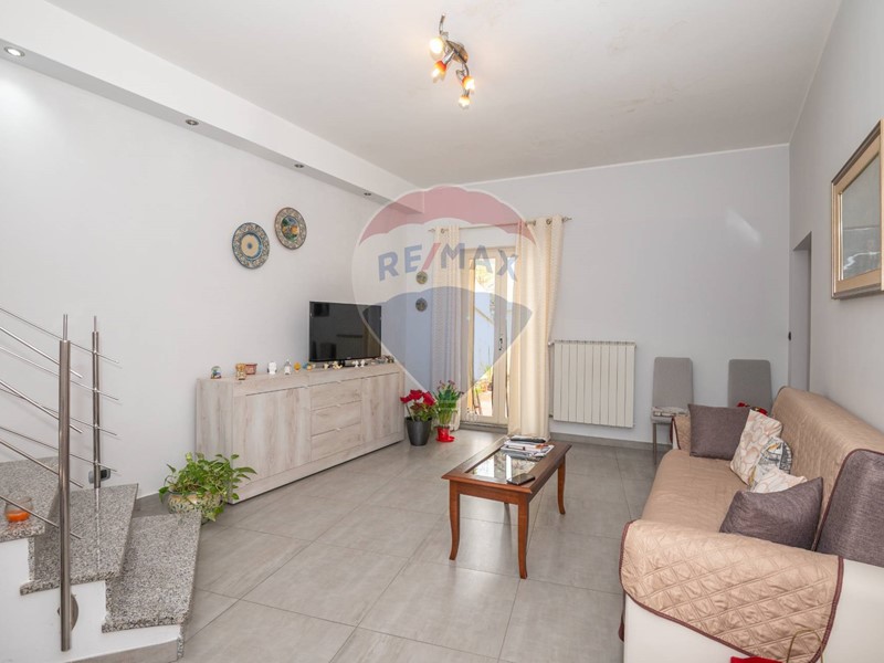 Casa Semi Indipendente in Vendita a Caltagirone, 55'000€, 90 m²