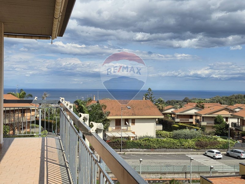 Quadrilocale in Vendita a Aci Catena, 164'000€, 101 m²