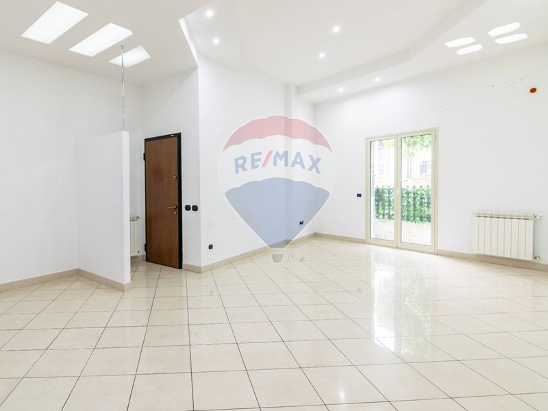 Trilocale in Vendita a Catania, 119'000&euro;, 104 m²