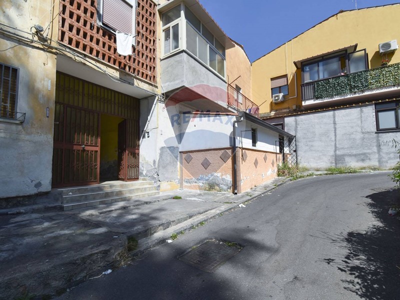 Trilocale in Vendita a Catania, 55'000&euro;, 75 m²