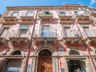 Appartamento in Vendita a Caltagirone, 120'000€, 208 m²