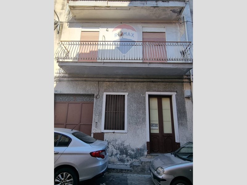 Casa Indipendente in Vendita a Paternò, 90'000€, 160 m²