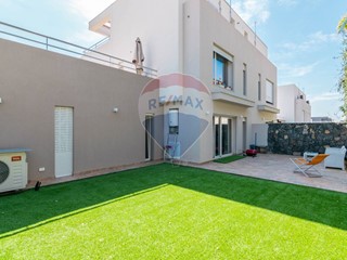 Villa in Vendita a San Gregorio di Catania, 469'000€, 178 m²