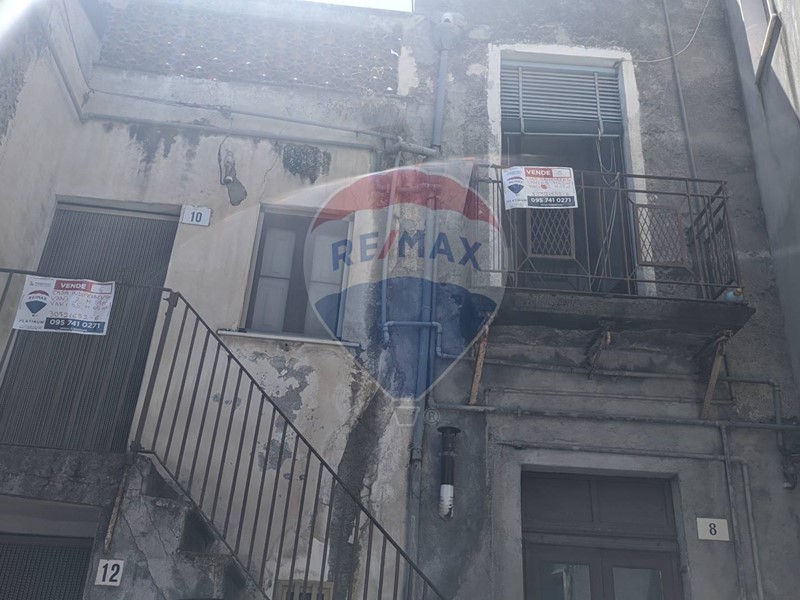 Casa Indipendente in Vendita a Bronte, 29'000&euro;, 120 m²