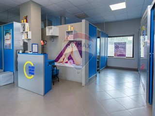 Attività commerciale in Vendita a Gravina di Catania, 54'000€, 150 m²
