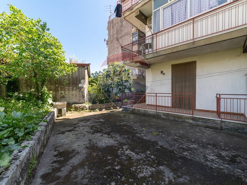 Appartamento in Vendita a Aci Catena, 55'000€, 125 m²