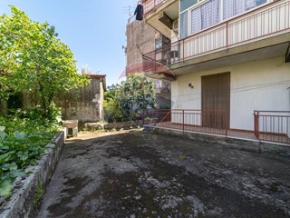 Appartamento in Vendita a Aci Catena, 55'000€, 125 m²