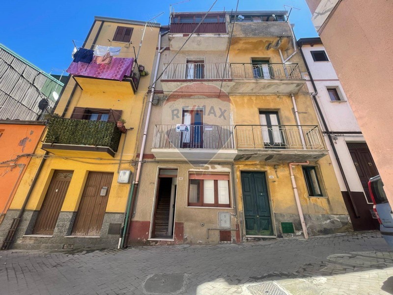 Casa Indipendente in Vendita a Cesarò, 34'000€, 71 m²