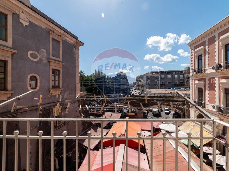 Appartamento in Vendita a Catania, 260'000&euro;, 140 m²