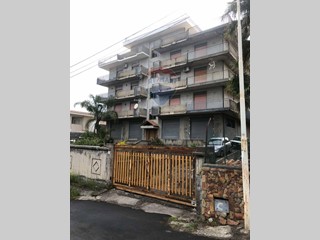 Appartamento in Vendita a Misterbianco, 120'000€, 145 m²