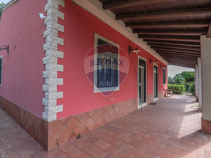 Villa in Vendita a Vizzini, 150'000€, 194 m²