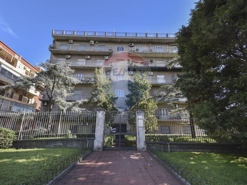 Appartamento in Vendita a Catania, 169'000&euro;, 140 m²