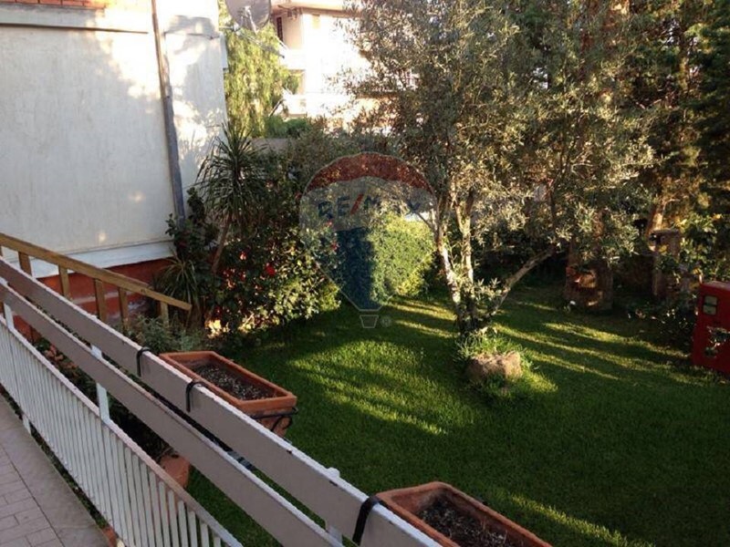 Trilocale in Vendita a Aci Castello, 135'000€, 78 m²