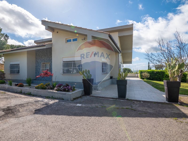 Villa in Vendita a Vizzini, 385'000€, 252 m²