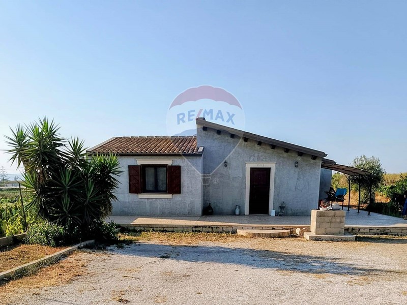 Villa in Vendita a Ispica, 400'000&euro;, 100 m²