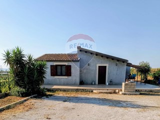 Villa in Vendita a Ispica, 400'000&euro;, 100 m²