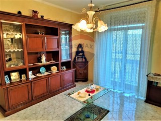 Appartamento in Vendita a Catania, 80'000&euro;, 135 m²