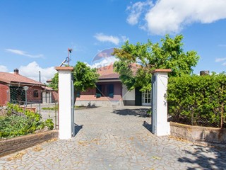 Villa in Vendita a Biancavilla, 179'000&euro;, 120 m²