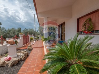 Villa in Vendita a Caltagirone, 299'000€, 132 m²