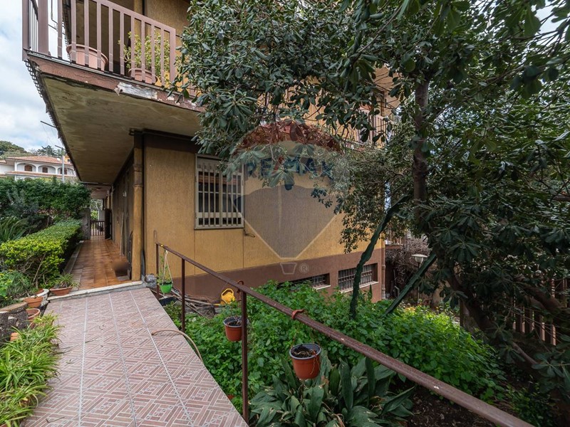 Trilocale in Vendita a Gravina di Catania, 130'000€, 120 m²
