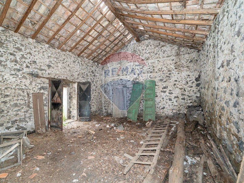 Rustico in Vendita a Nicolosi, 480'000€, 1000 m²