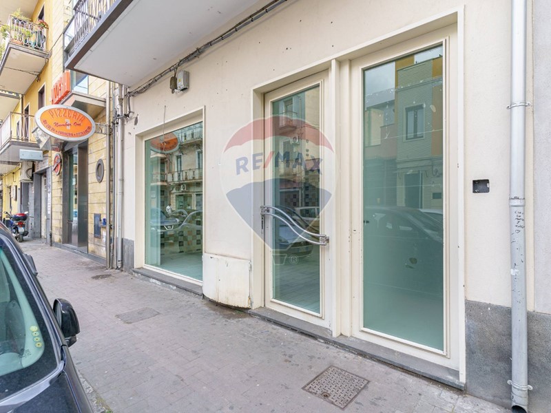 Negozio in Vendita a Paternò, 135'000€, 168 m²