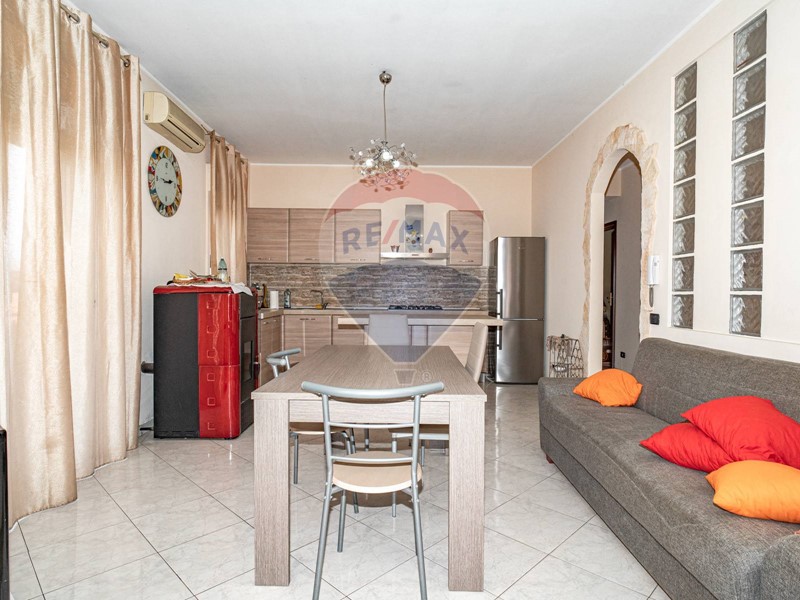 Trilocale in Vendita a Santa Venerina, 92'000€, 122 m²