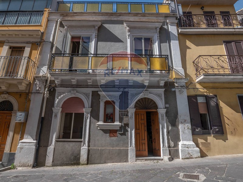 Casa Indipendente in Vendita a Vizzini, 70'000€, 190 m²