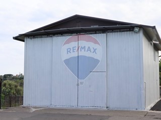 Laboratorio in Affitto a Acireale, 800€, 87 m²