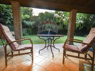 Villa in Vendita a Viagrande, 549'000&euro;, 330 m²