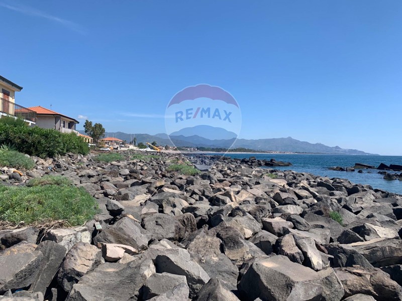 Casa Indipendente in Vendita a Riposto, 70'000€, 75 m²