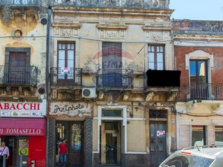 Casa Indipendente in Vendita a Biancavilla, 148'000&euro;, 250 m²