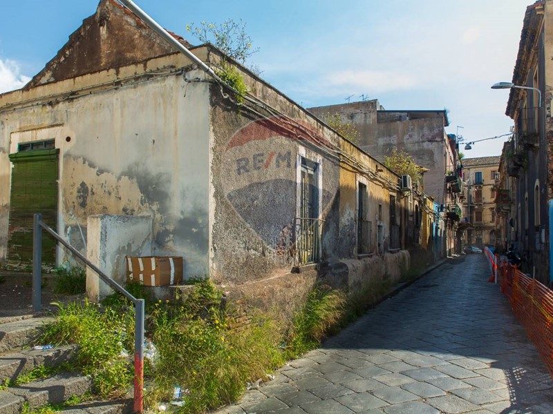 Casa Indipendente in Vendita a Catania, 24'000&euro;, 36 m²