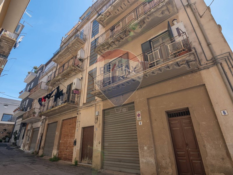 Appartamento in Vendita a Caltagirone, 48'000€, 116 m²