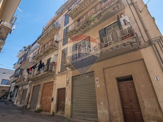 Appartamento in Vendita a Caltagirone, 48'000€, 116 m²
