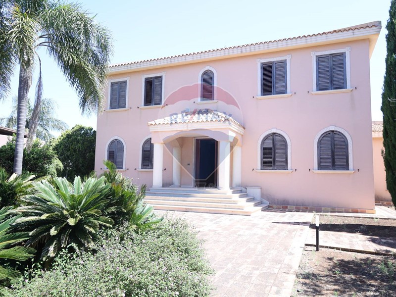 Villa in Vendita a Marsala, 850'000&euro;, 780 m²