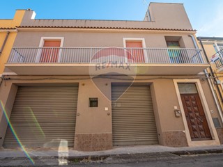 Casa Indipendente in Vendita a Grammichele, 98'000€, 144 m²