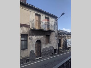 Casa Indipendente in Vendita a Cesarò, 48'000€, 173 m²