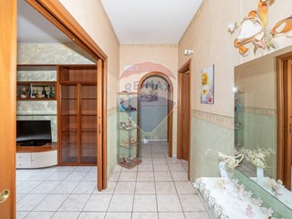 Trilocale in Vendita a Mascalucia, 100'000€, 95 m²