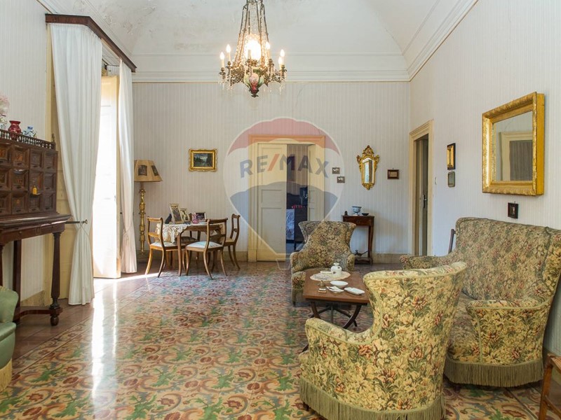 Casa Indipendente in Vendita a Lentini, 170'000€, 600 m²