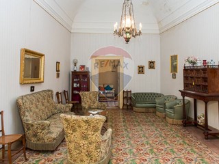 Casa Indipendente in Vendita a Lentini, 170'000€, 600 m²