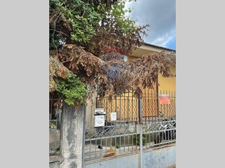 Villa in Vendita a Tremestieri Etneo, 194'000€, 150 m²