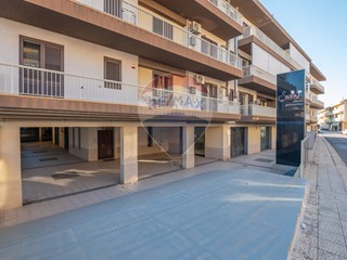 Immobile commerciale in Affitto a Comiso, 2'800€, 745 m²