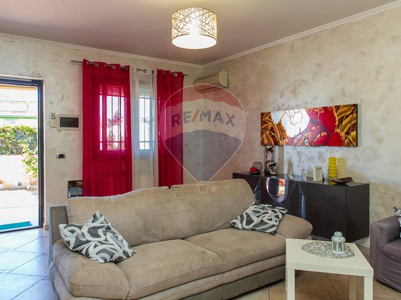 Casa Semi Indipendente in Vendita a Mascalucia, 215'000€, 98 m²