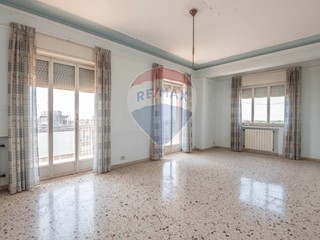 Appartamento in Vendita a Caltagirone, 100'000€, 156 m²
