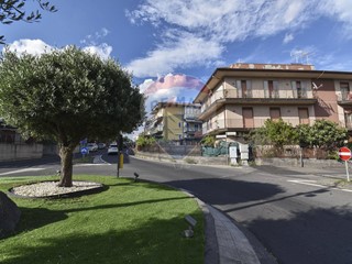 Appartamento in Vendita a Camporotondo Etneo, 140'000€, 130 m²