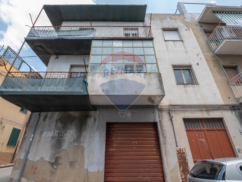 Quadrilocale in Vendita a Caltagirone, 65'000€, 200 m²