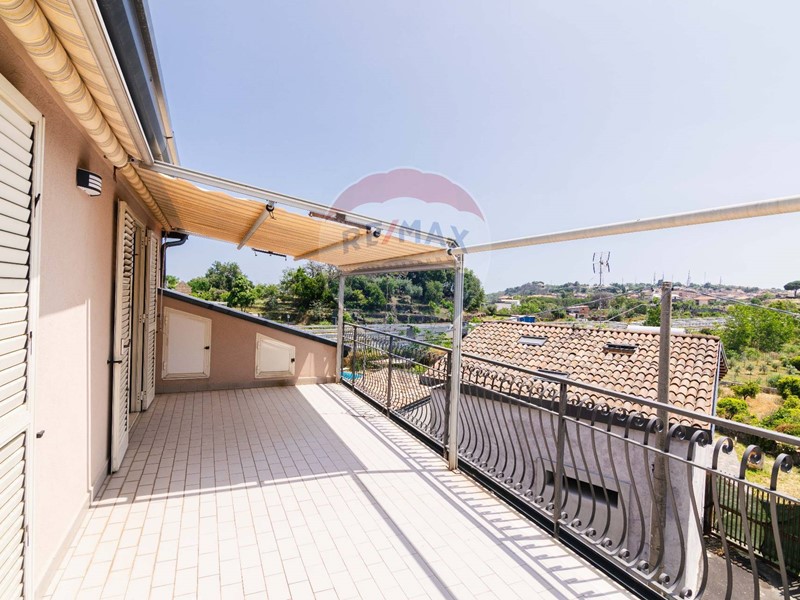 Trilocale in Vendita a Valverde, 135'000€, 129 m²