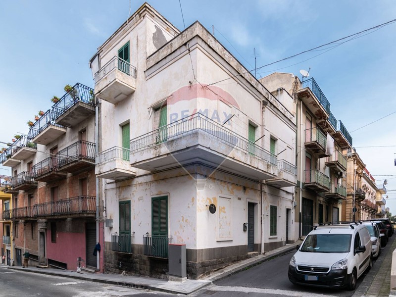 Casa Indipendente in Vendita a Carlentini, 79'000€, 189 m²